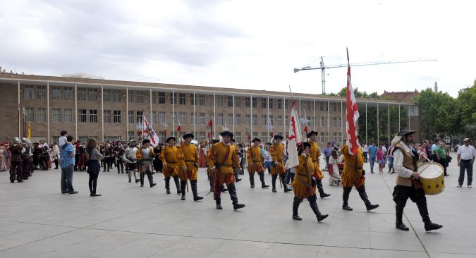 Desfile triunfal de las tropas logroesas-14